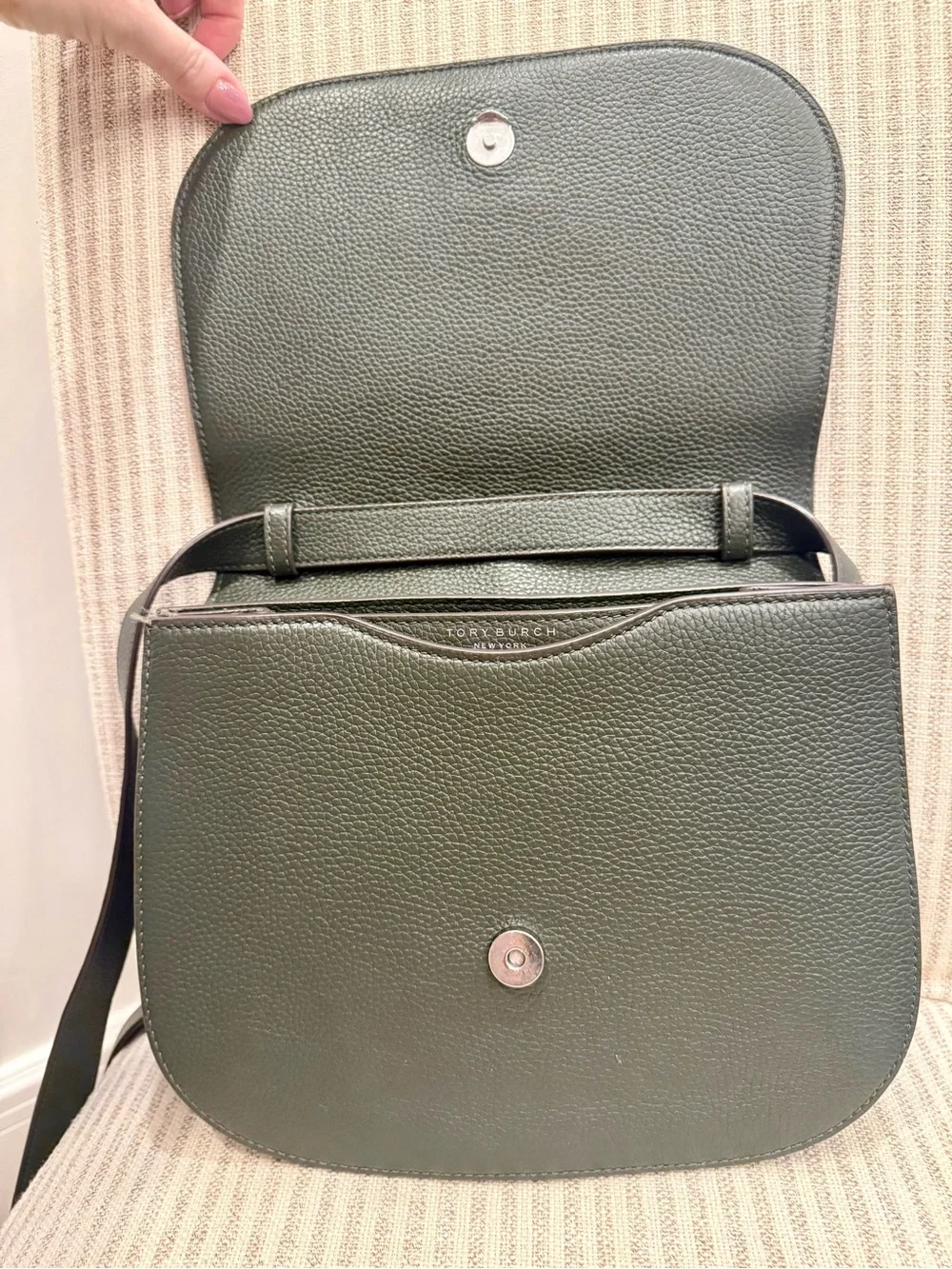 EUC Tory Burch Dark Green Pebbled Leather Crossbody Bag with Matching Wallet - Picture 5 of 16